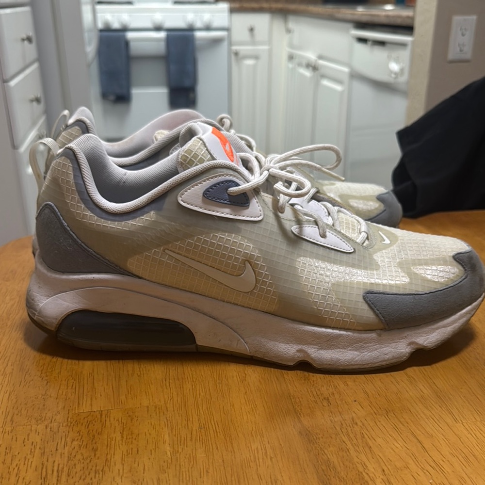 Nike Air Max 200 SE - Men’s Size 13 - Lightly Worn